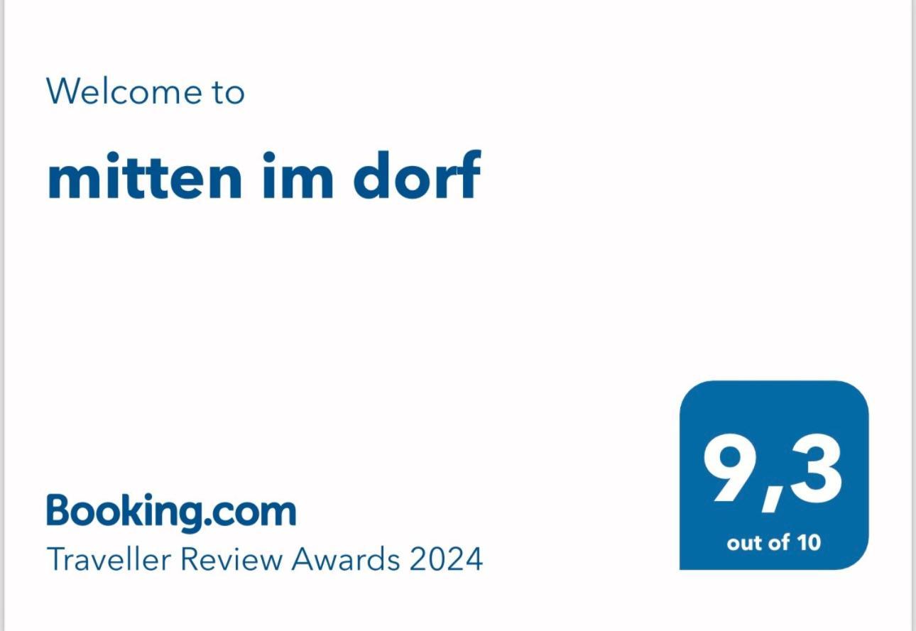 Mitten Im Dorf